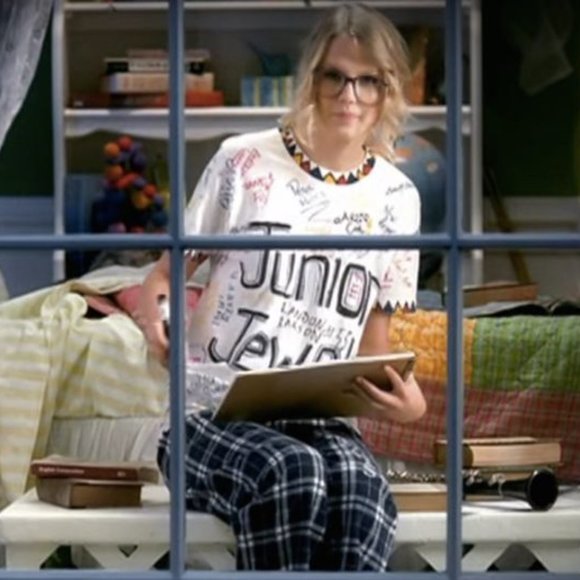 Taylor Swift Junior Jewels Shirt - Picture 1 of 4